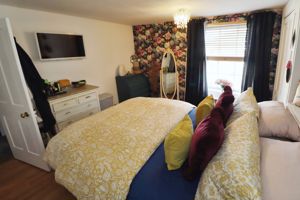 HIGH STREET- click for photo gallery